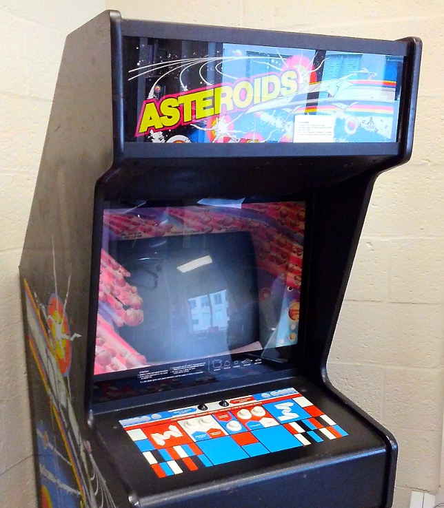 Picture of the Atari Asteroids arcade machine