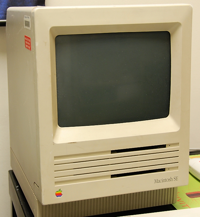 Photo of the Macintosh SE